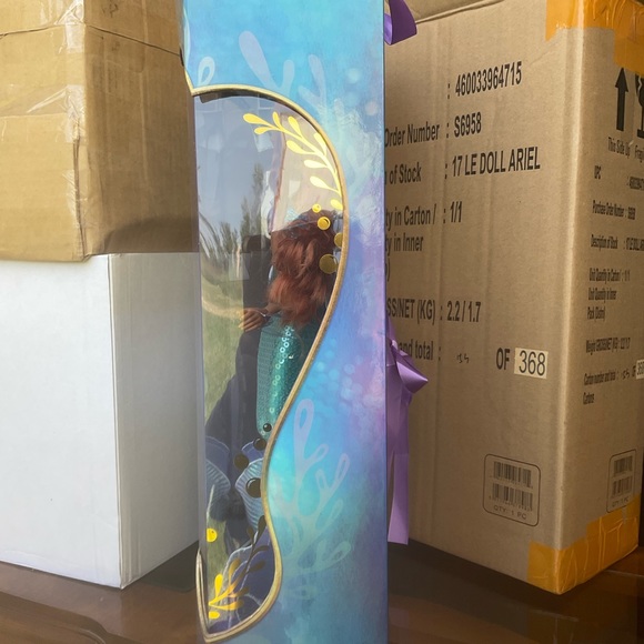 DISNEY LIMITED ARIEL LIVE ACTION MOVIE 2023 DOLL 17 IN H .. - Picture 2 of 7